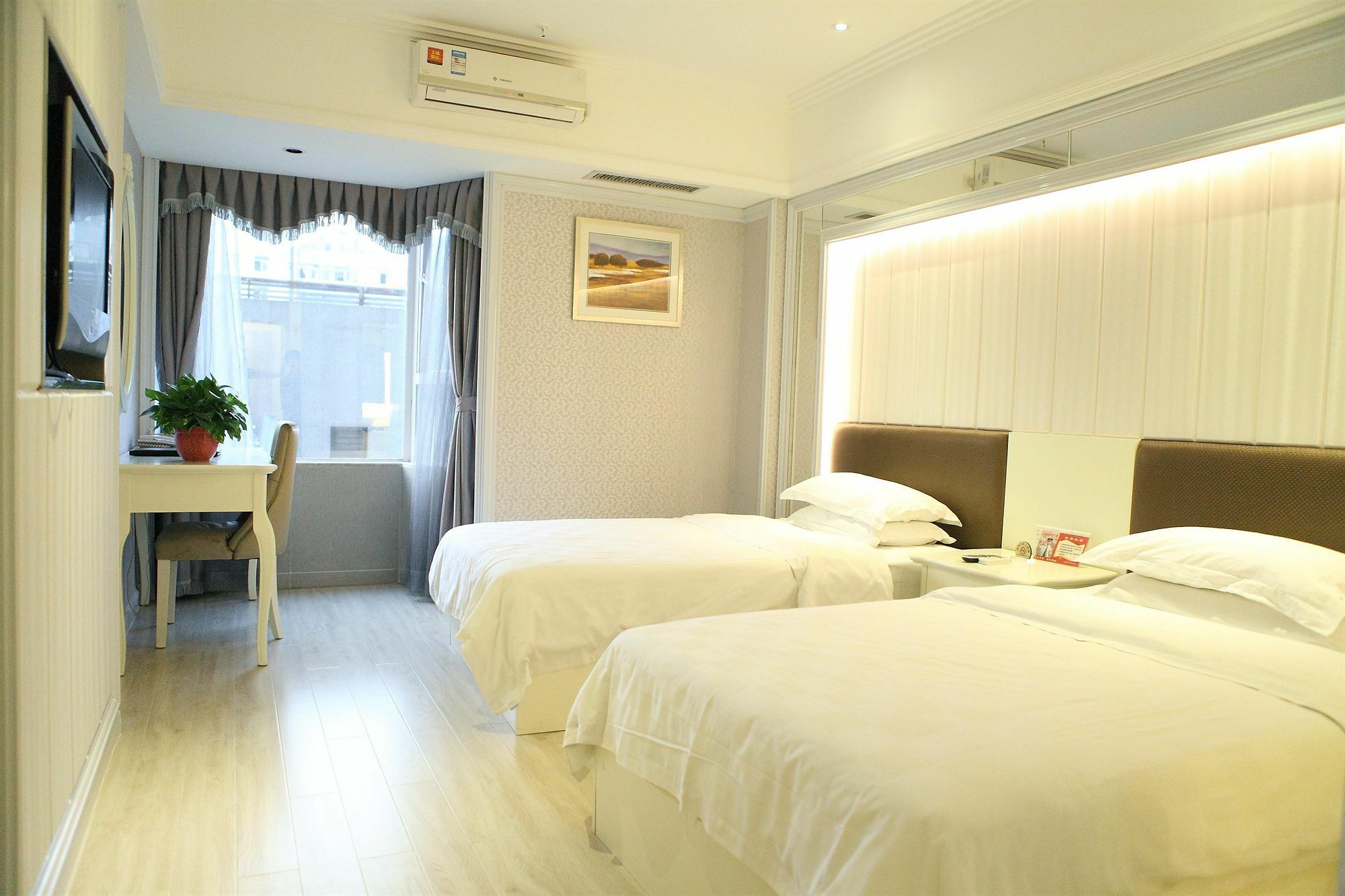 Bluesky Hotel Kanton Exterior foto
