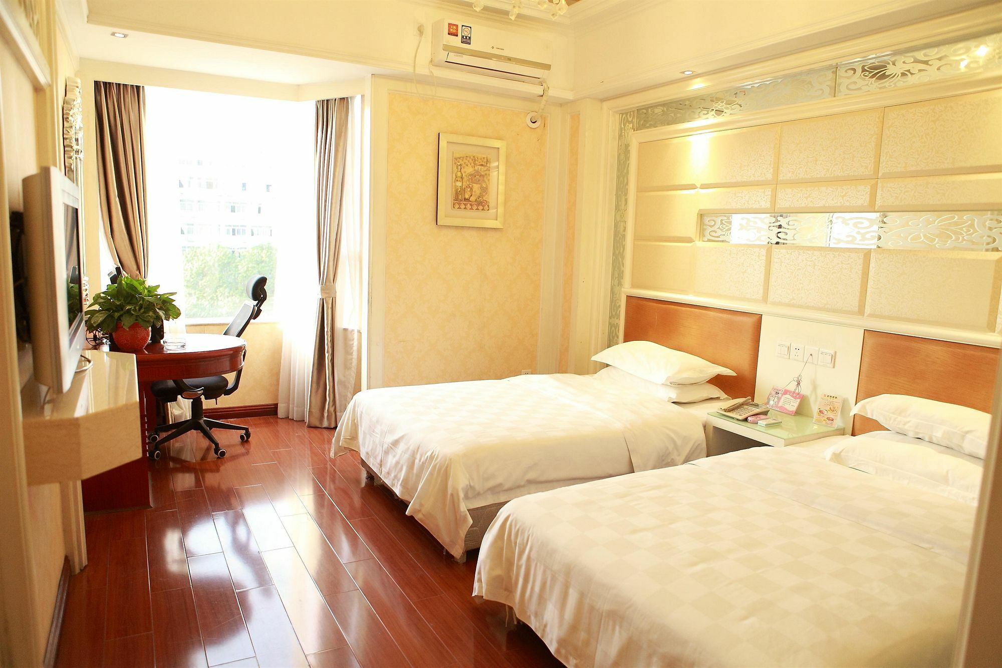 Bluesky Hotel Kanton Exterior foto